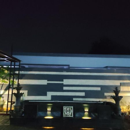 Hotel Cibening ปูร์วาการ์ตา ภายนอก รูปภาพ