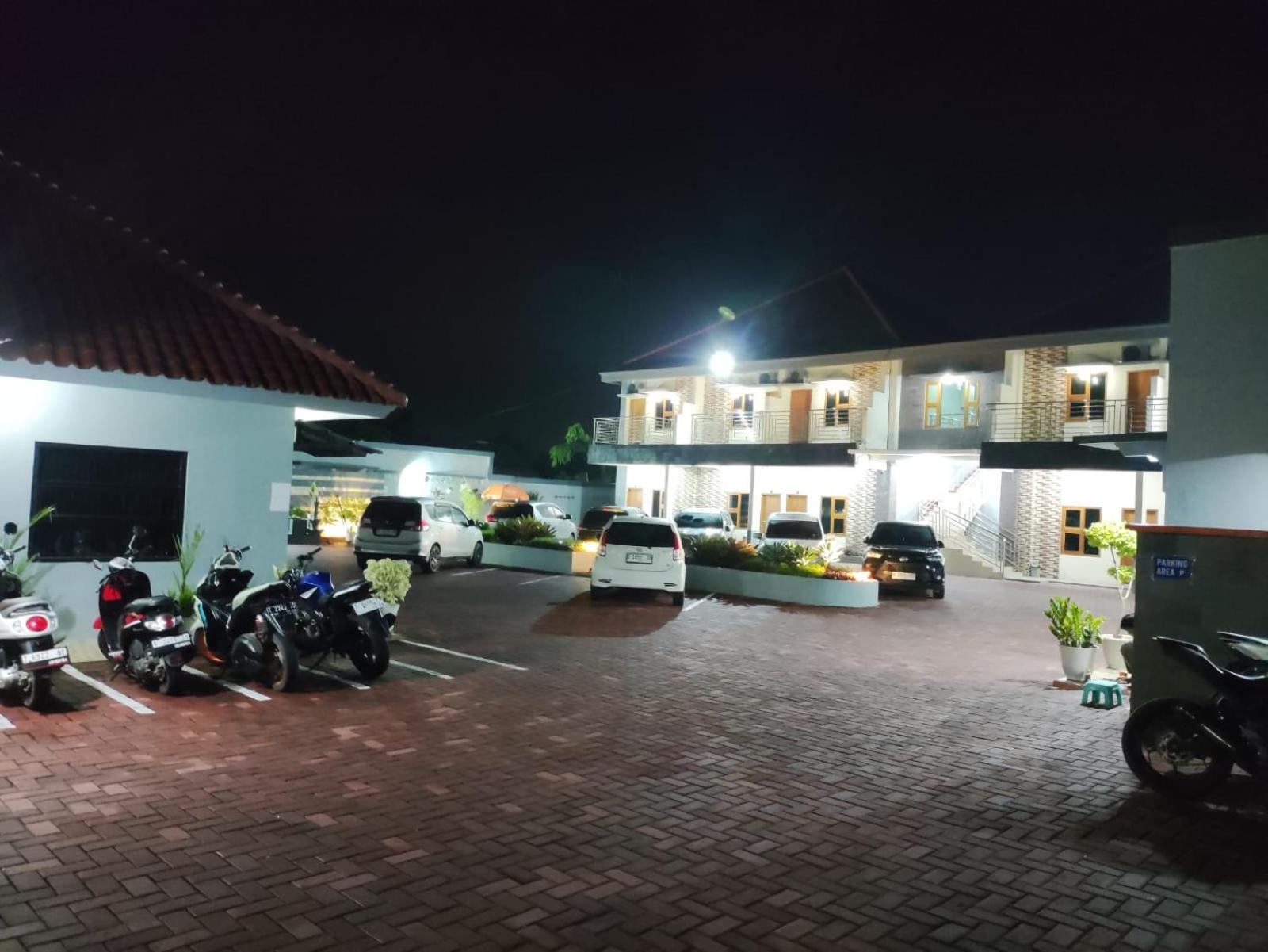 Hotel Cibening ปูร์วาการ์ตา ภายนอก รูปภาพ