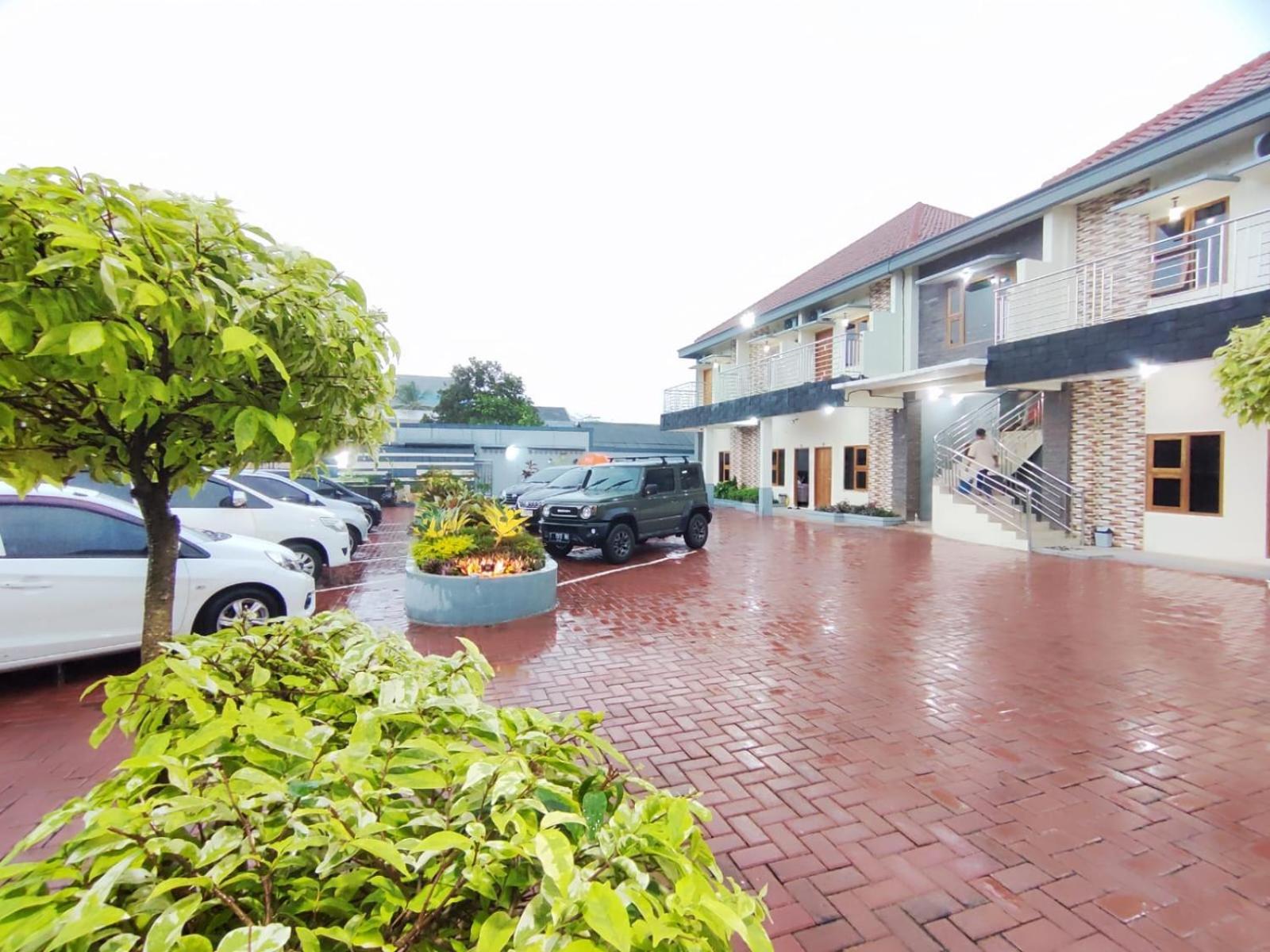 Hotel Cibening ปูร์วาการ์ตา ภายนอก รูปภาพ