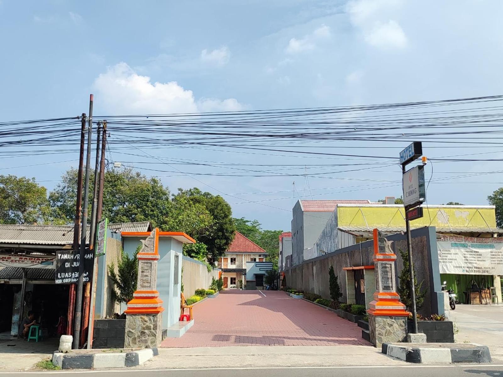 Hotel Cibening ปูร์วาการ์ตา ภายนอก รูปภาพ
