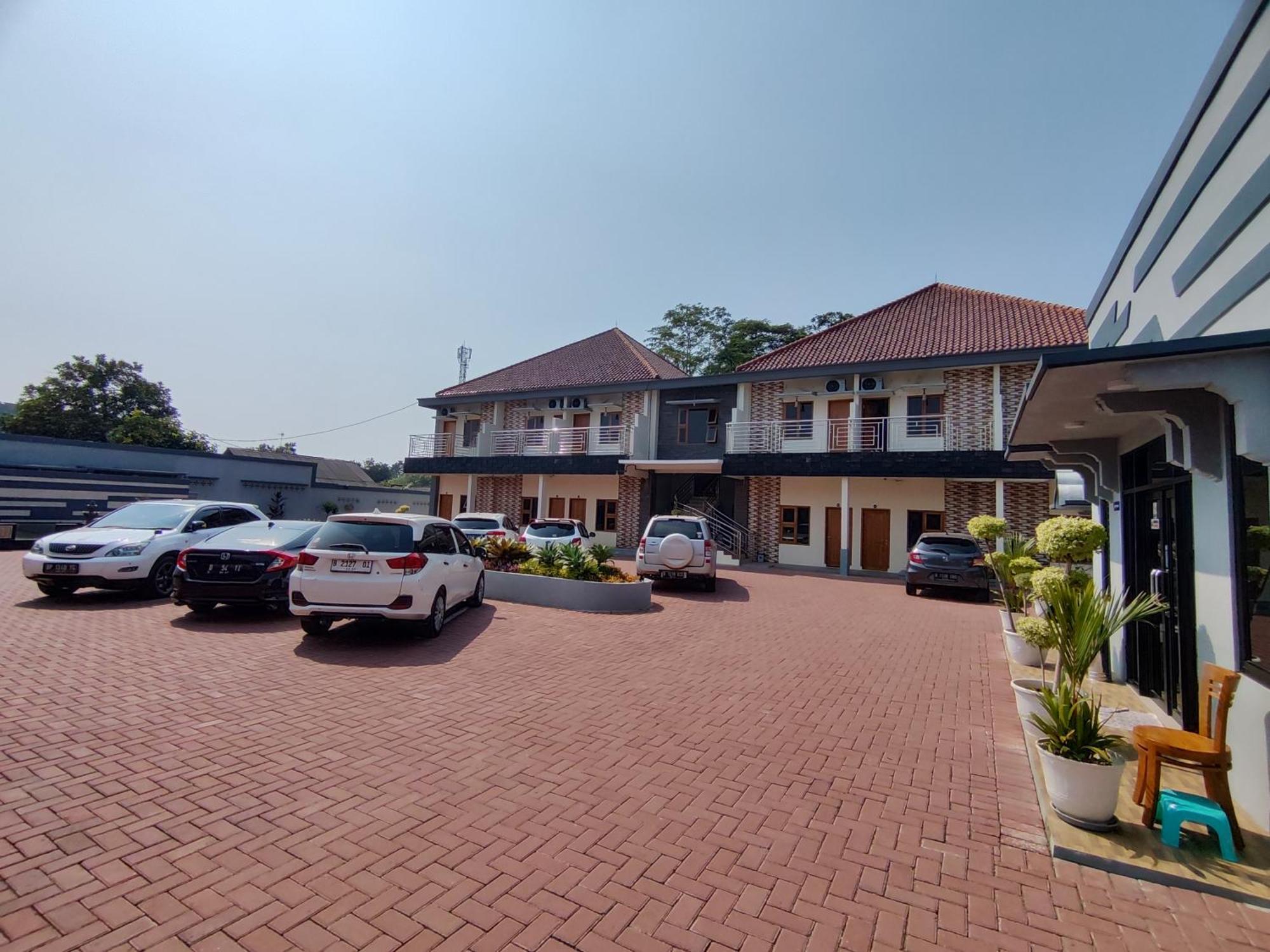 Hotel Cibening ปูร์วาการ์ตา ภายนอก รูปภาพ