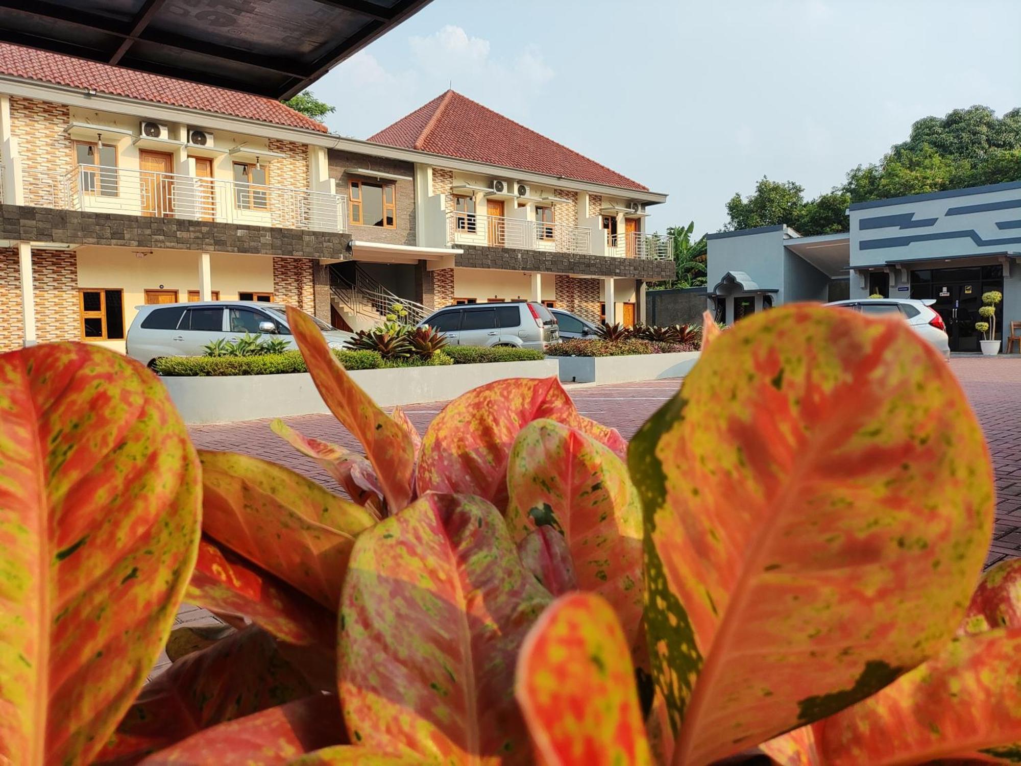 Hotel Cibening ปูร์วาการ์ตา ภายนอก รูปภาพ