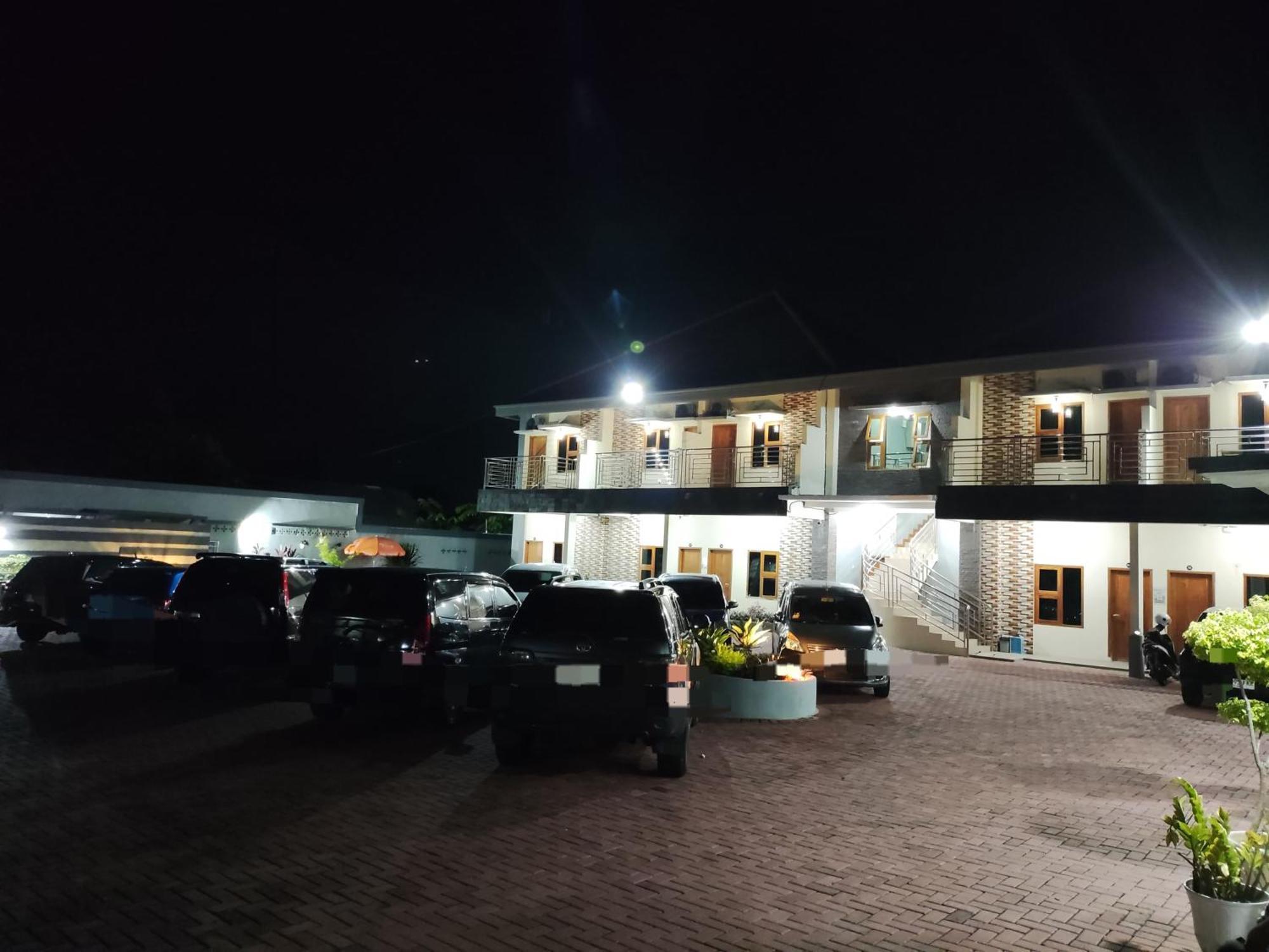 Hotel Cibening ปูร์วาการ์ตา ภายนอก รูปภาพ