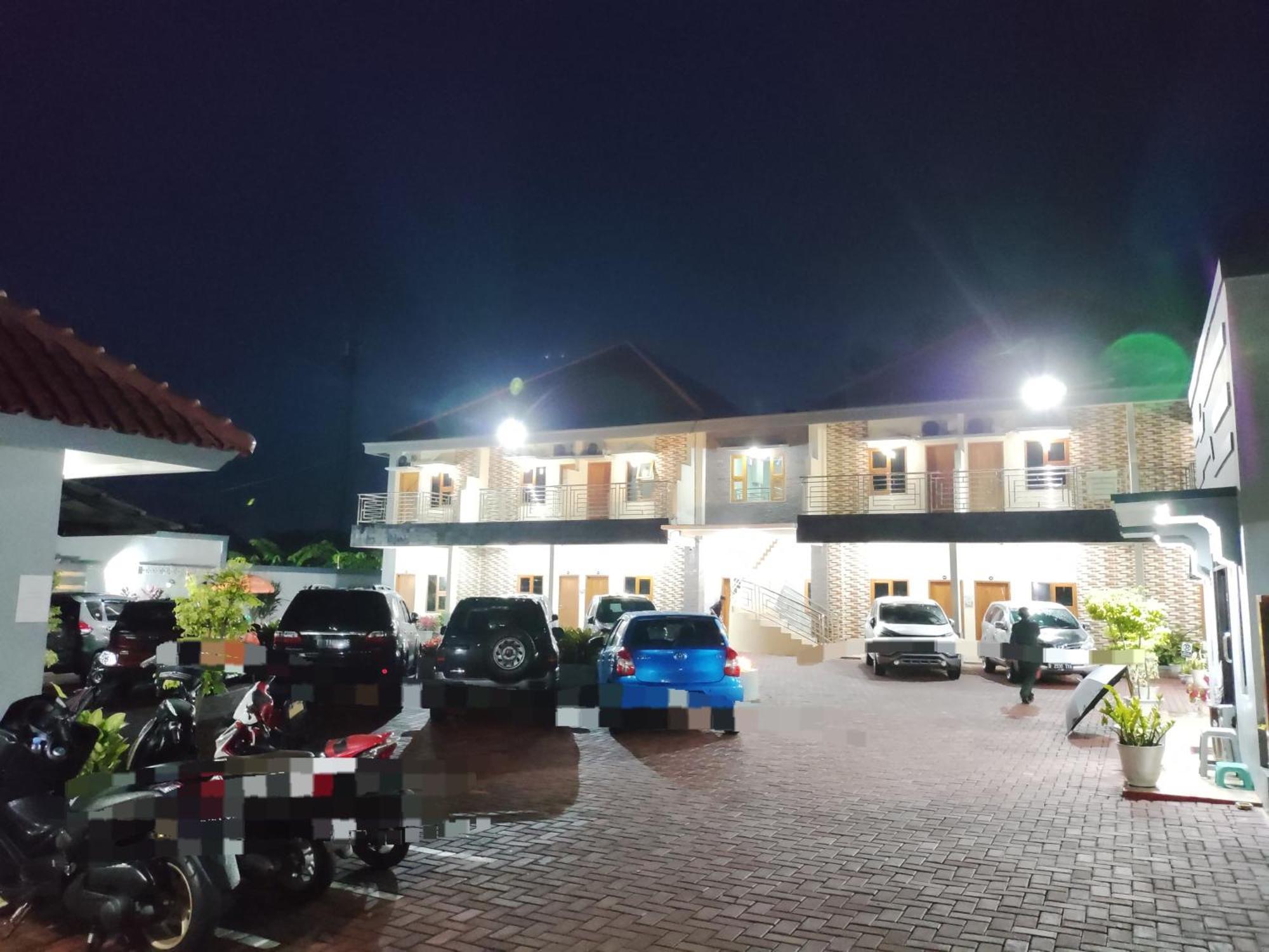 Hotel Cibening ปูร์วาการ์ตา ภายนอก รูปภาพ