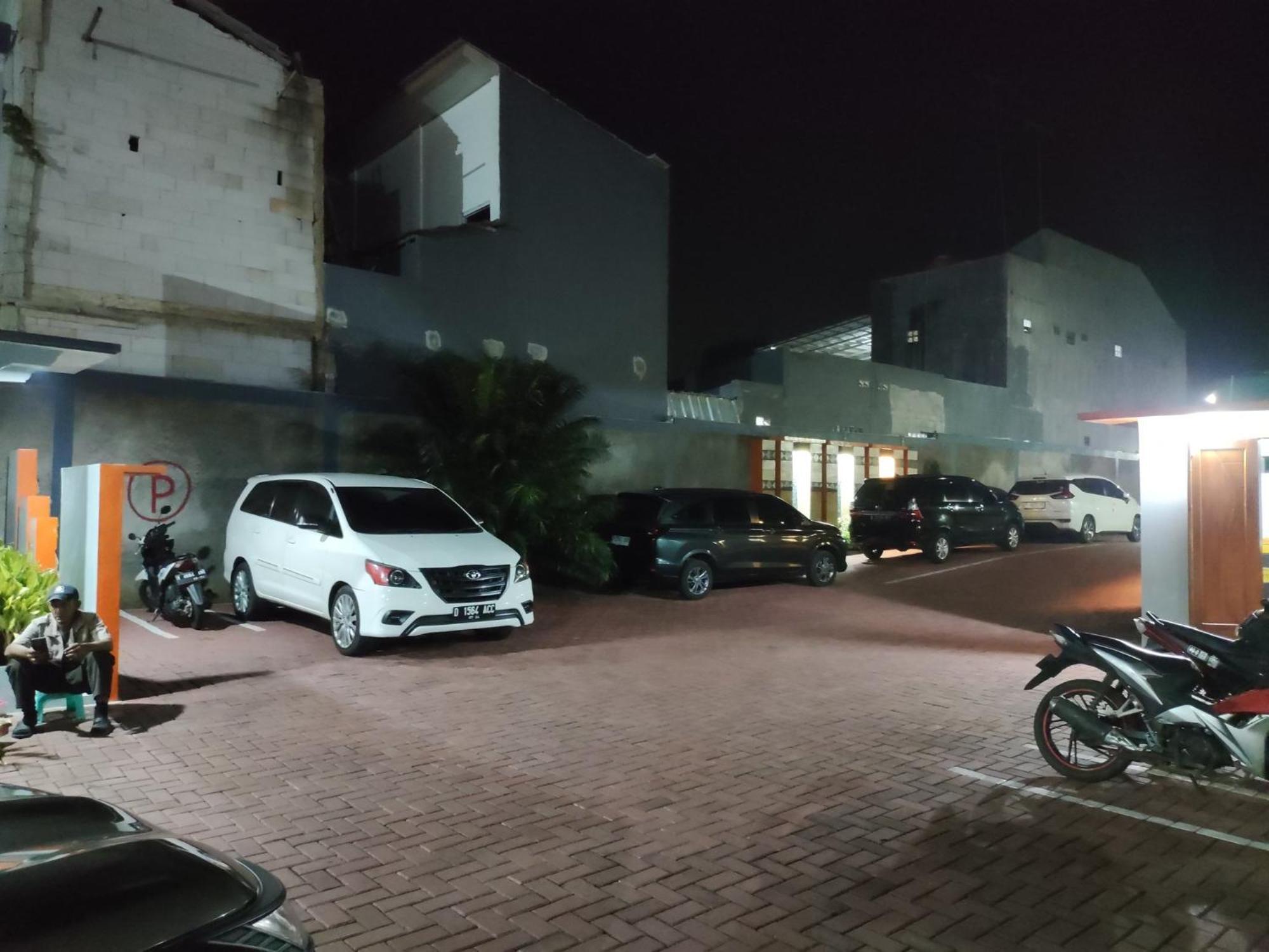 Hotel Cibening ปูร์วาการ์ตา ภายนอก รูปภาพ