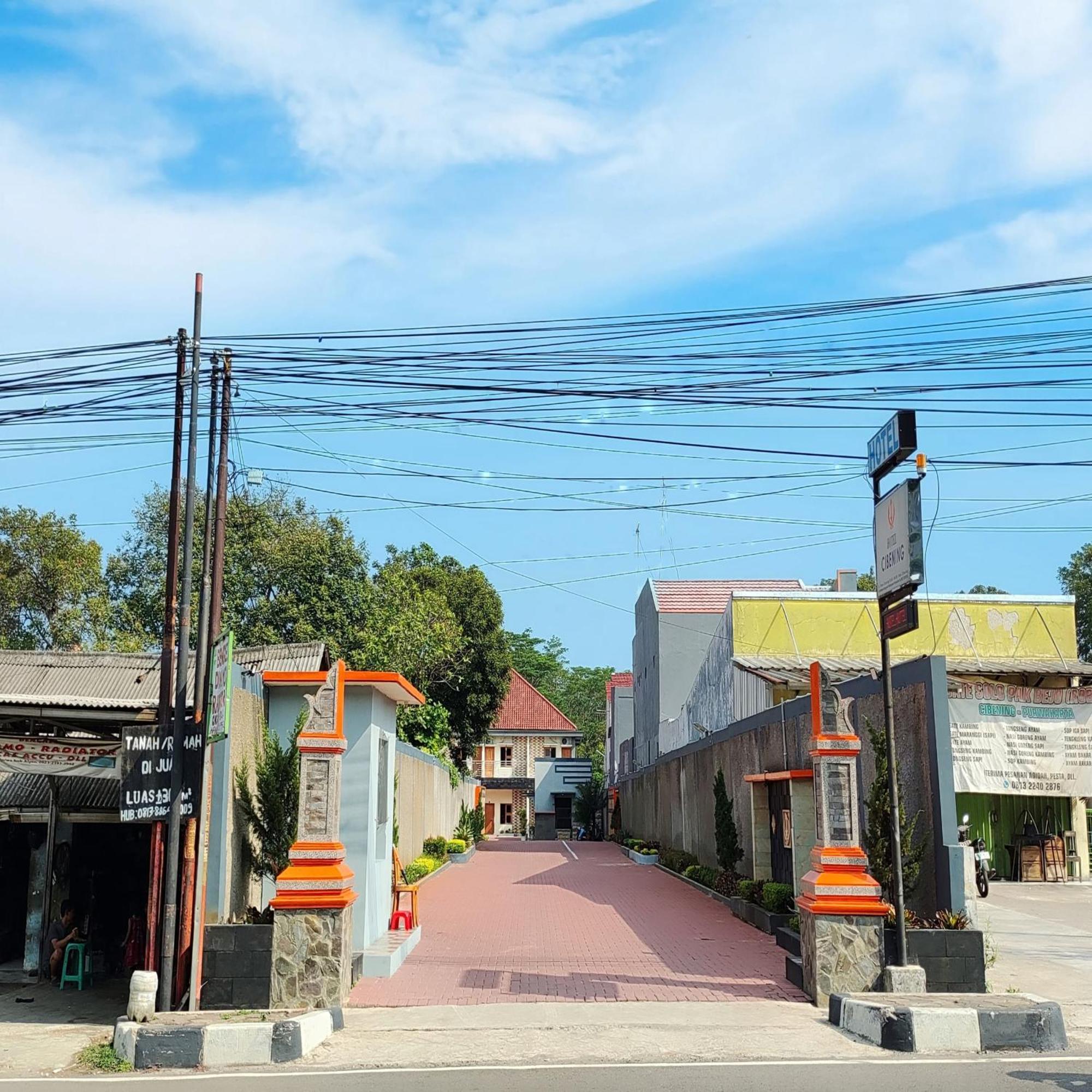 Hotel Cibening ปูร์วาการ์ตา ภายนอก รูปภาพ
