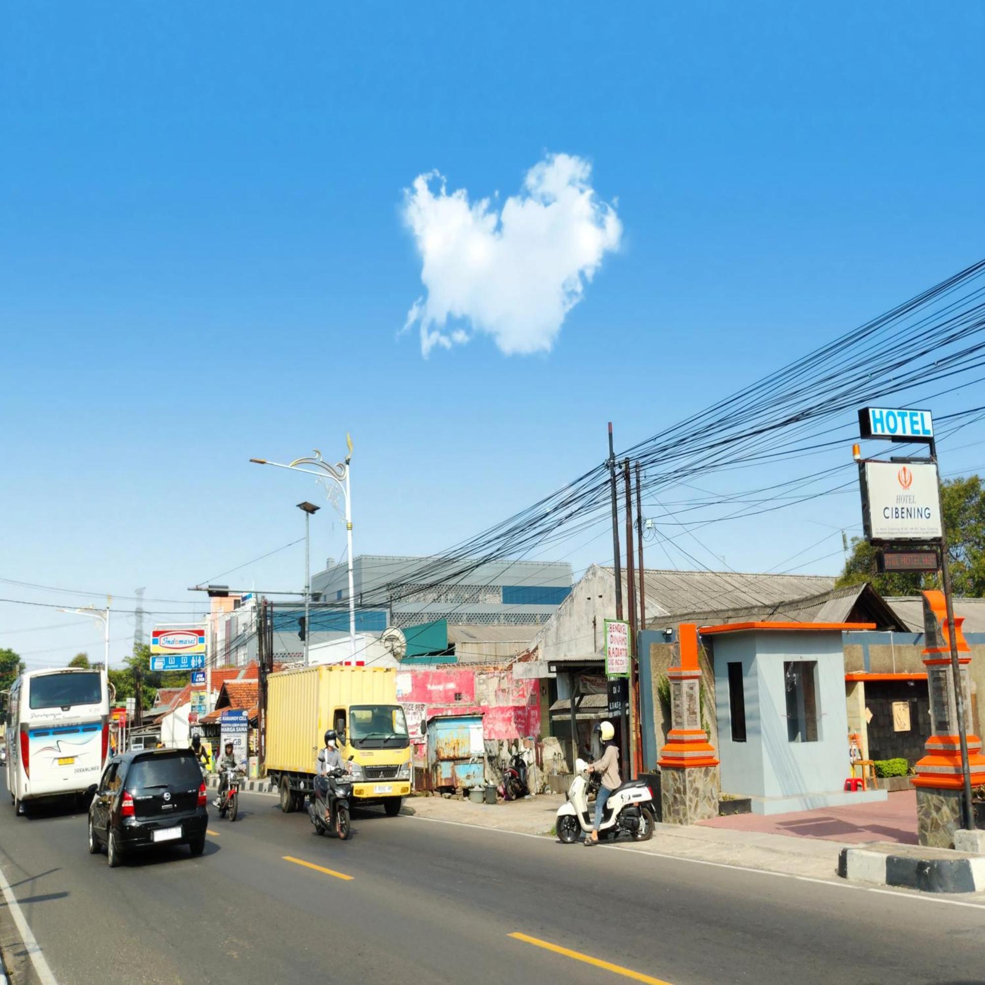 Hotel Cibening ปูร์วาการ์ตา ภายนอก รูปภาพ