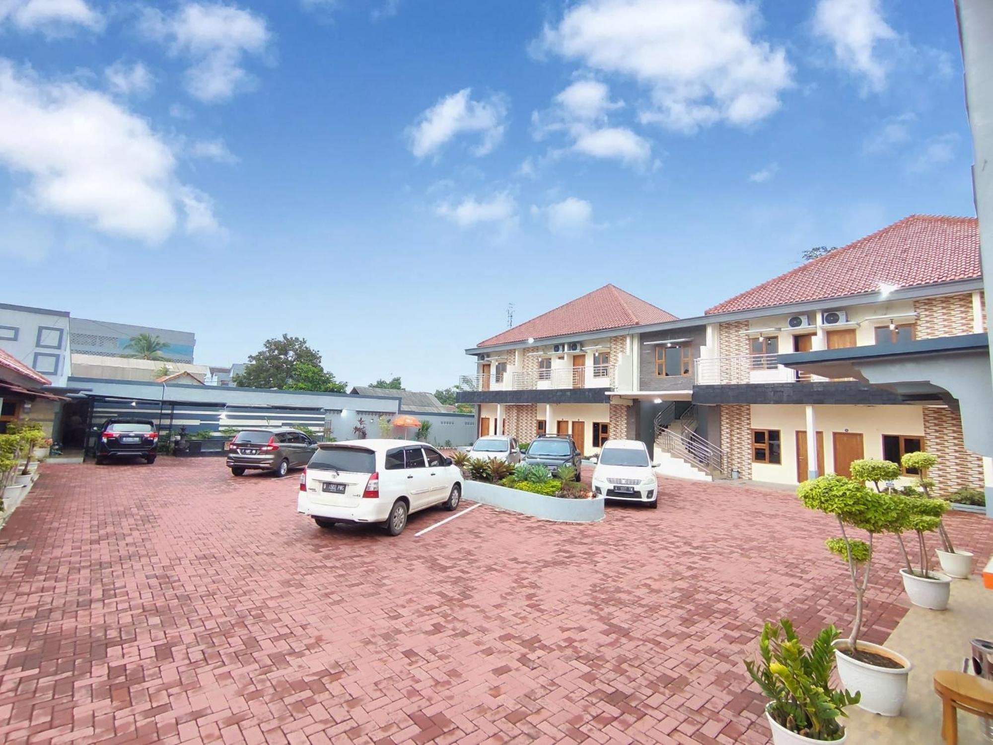 Hotel Cibening ปูร์วาการ์ตา ภายนอก รูปภาพ