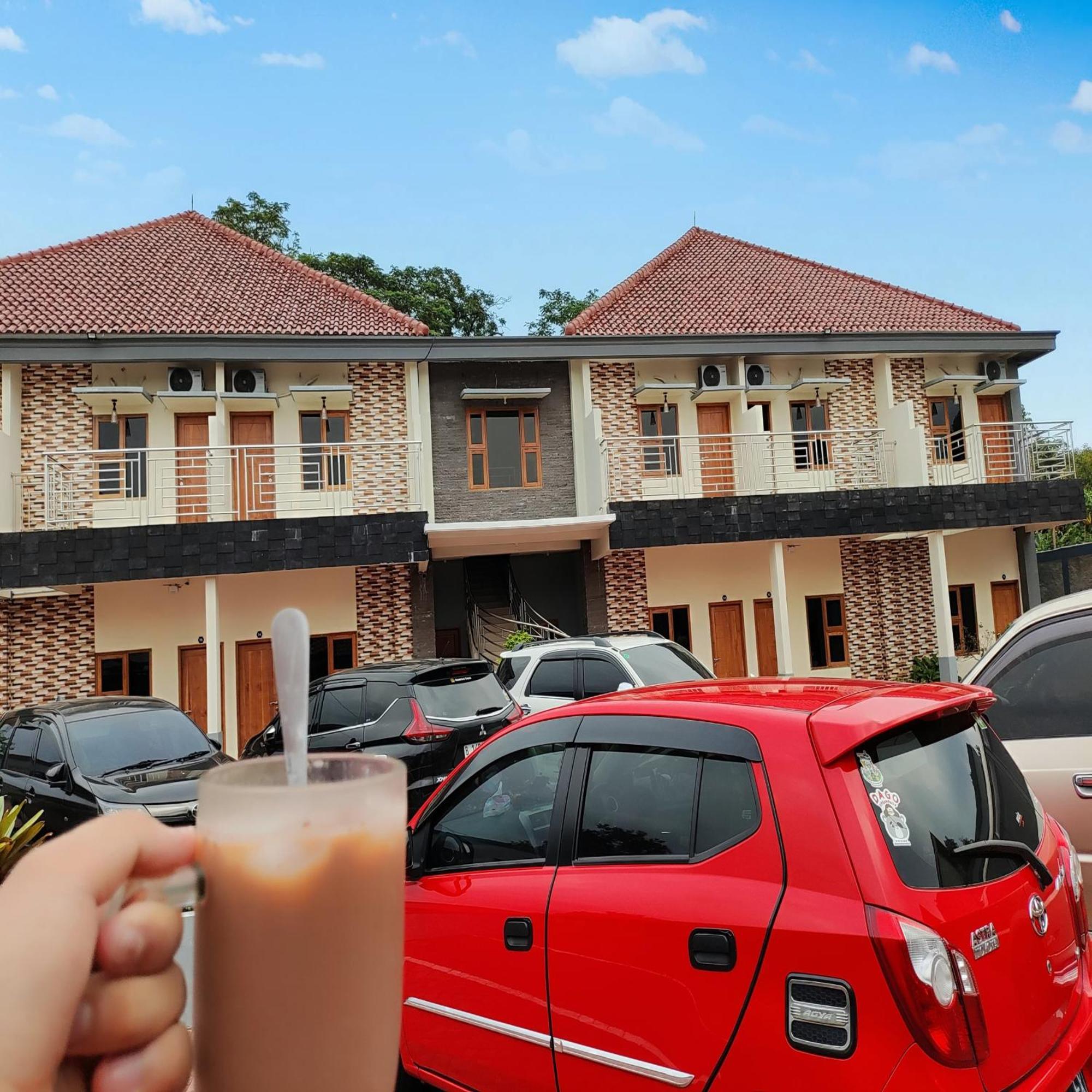 Hotel Cibening ปูร์วาการ์ตา ภายนอก รูปภาพ