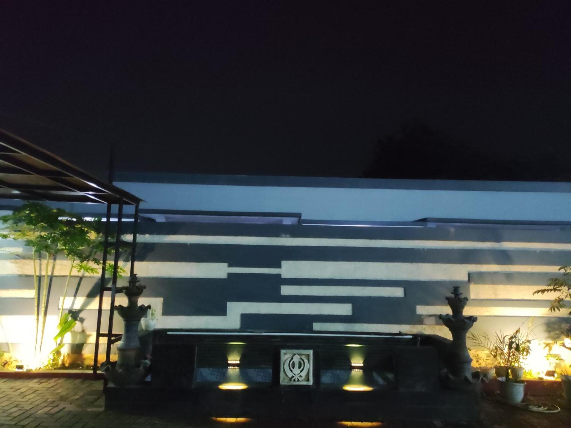 Hotel Cibening ปูร์วาการ์ตา ภายนอก รูปภาพ